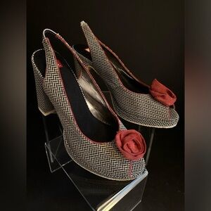 Vintage 90's BC Footwear Chevron Chunky Heel with Red Flower